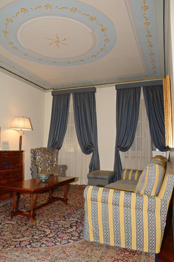 Palazzo Finati Bed & Breakfast อัลบา ภายนอก รูปภาพ