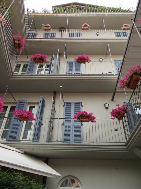 Palazzo Finati Bed & Breakfast อัลบา ภายนอก รูปภาพ