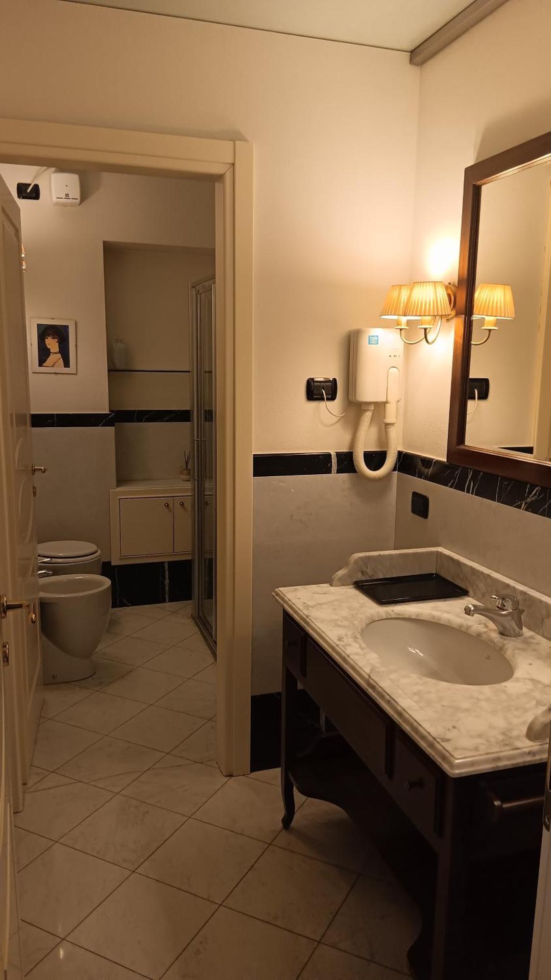 Palazzo Finati Bed & Breakfast อัลบา ภายนอก รูปภาพ