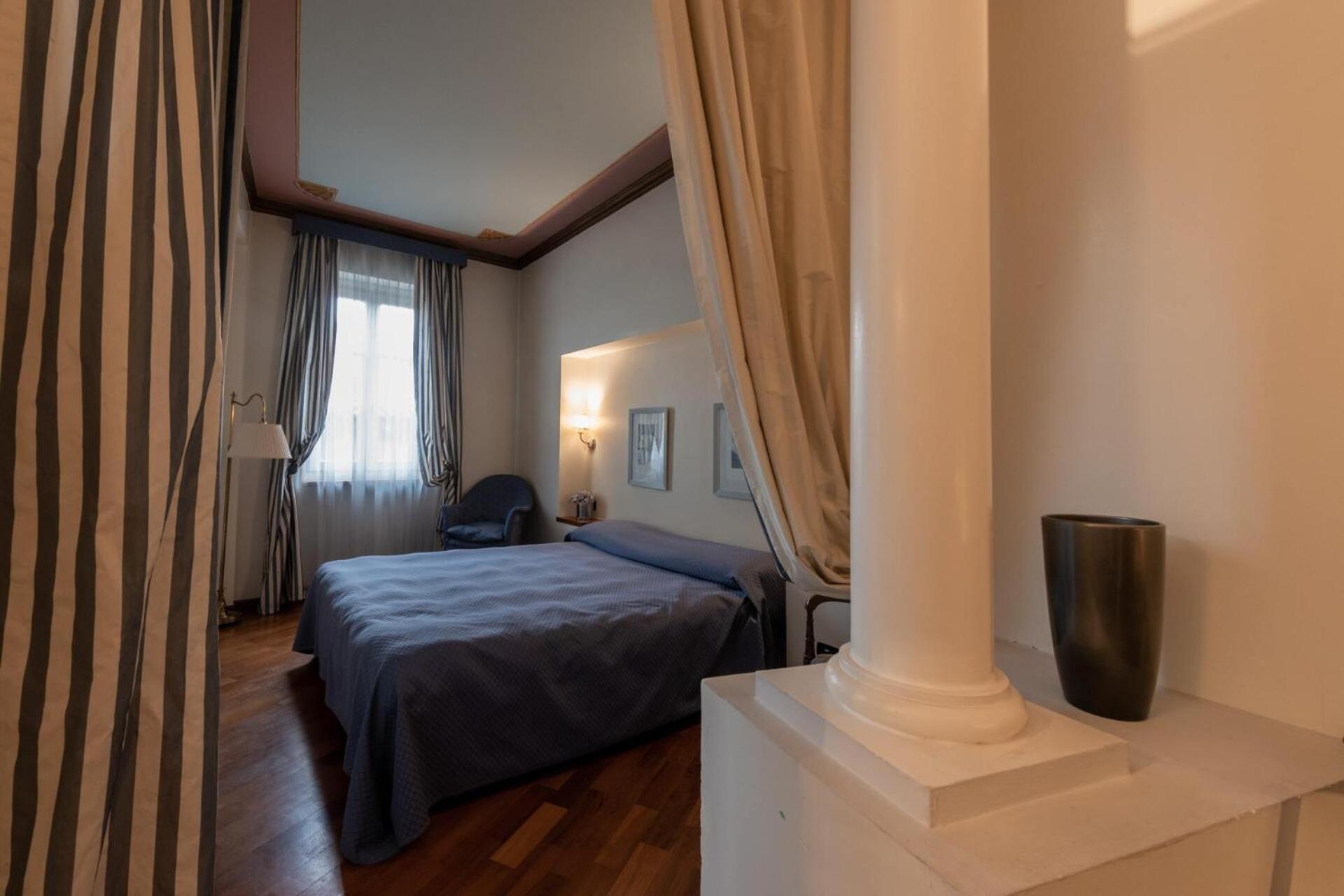 Palazzo Finati Bed & Breakfast อัลบา ภายนอก รูปภาพ