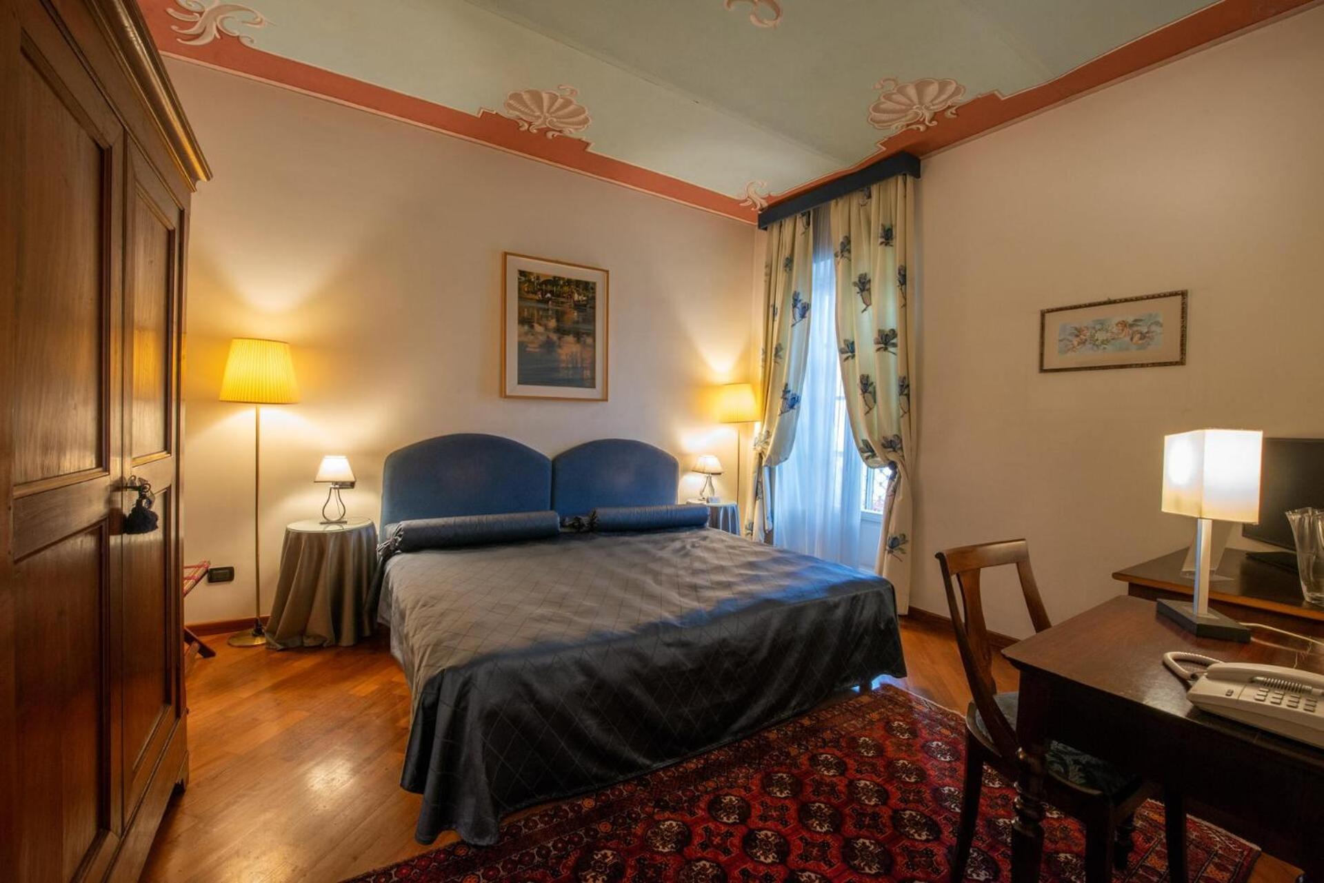 Palazzo Finati Bed & Breakfast อัลบา ภายนอก รูปภาพ