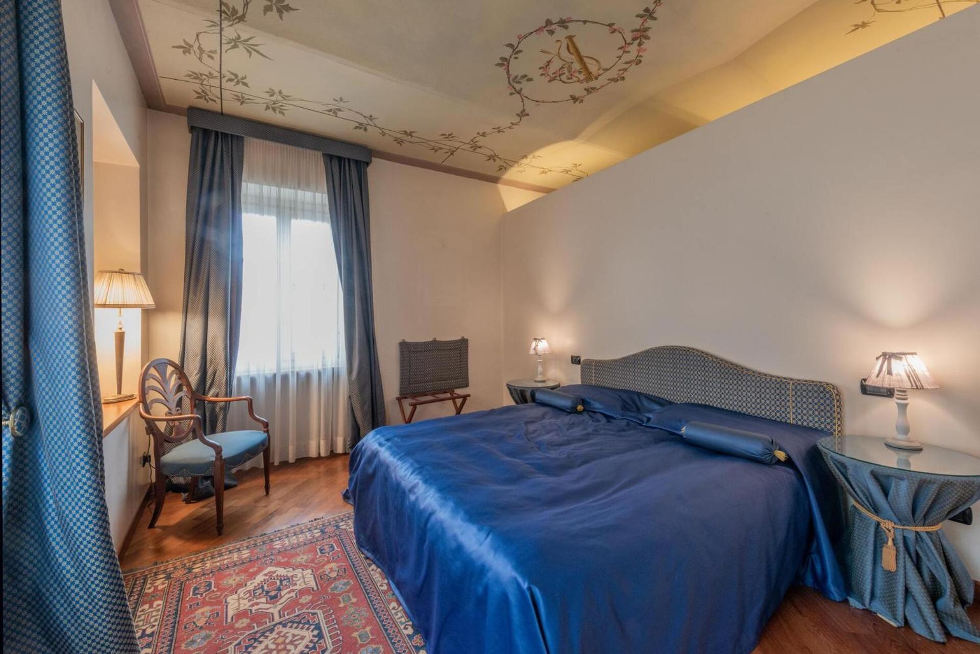 Palazzo Finati Bed & Breakfast อัลบา ภายนอก รูปภาพ