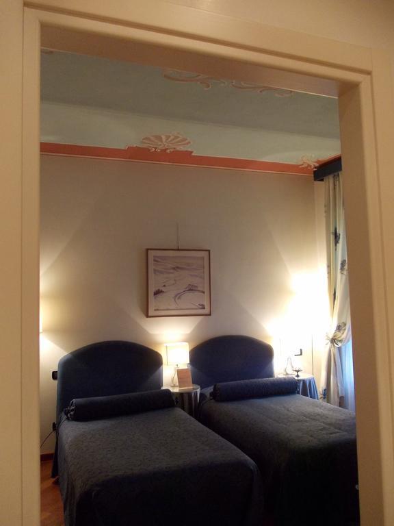 Palazzo Finati Bed & Breakfast อัลบา ห้อง รูปภาพ