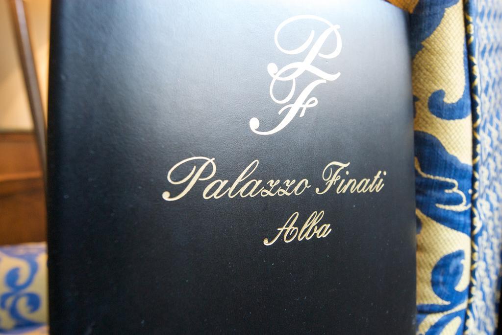 Palazzo Finati Bed & Breakfast อัลบา ภายนอก รูปภาพ