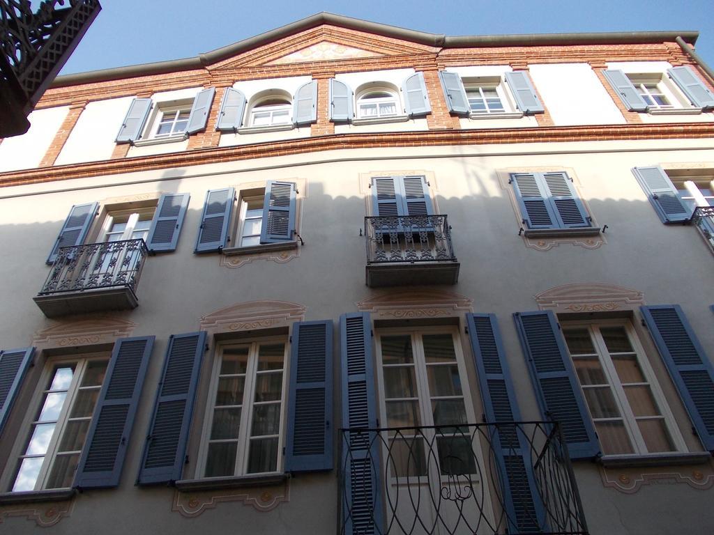 Palazzo Finati Bed & Breakfast อัลบา ภายนอก รูปภาพ